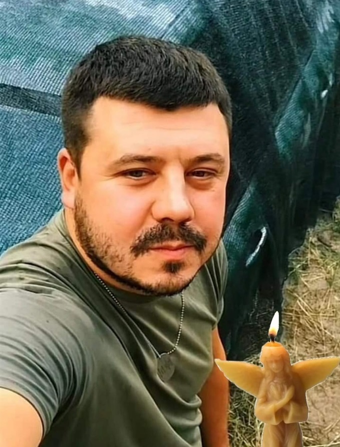 Захисник Артем Десятник