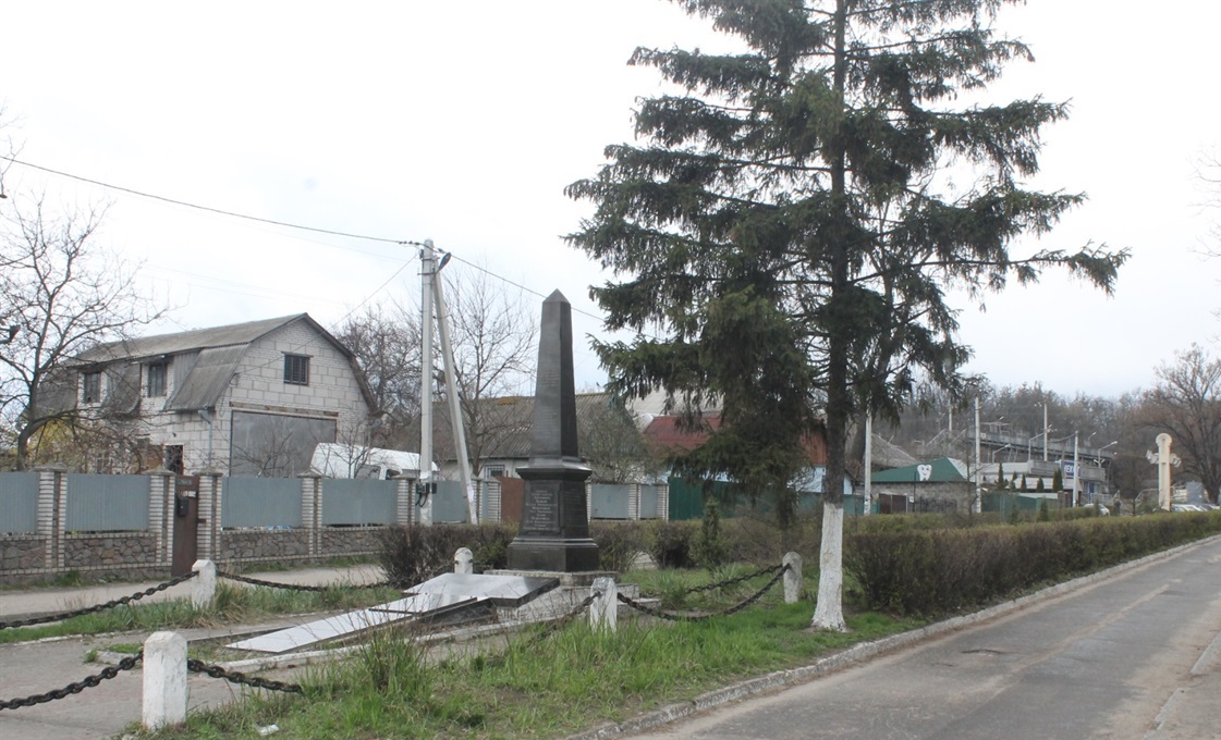 Центральна алея в Боровій
