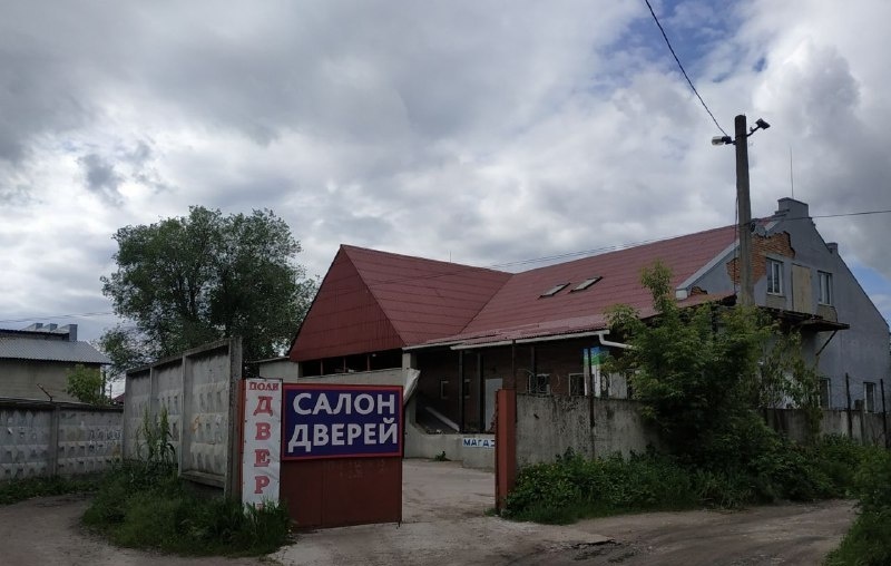 Магазин "Салон дверей" у Фастові