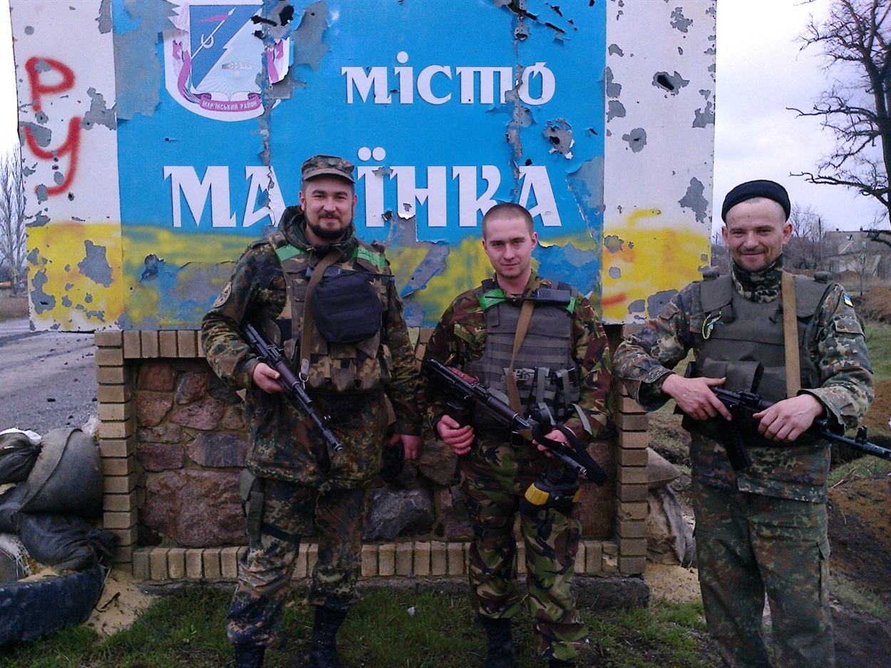 Сергій (в центрі) у Мар'янці
