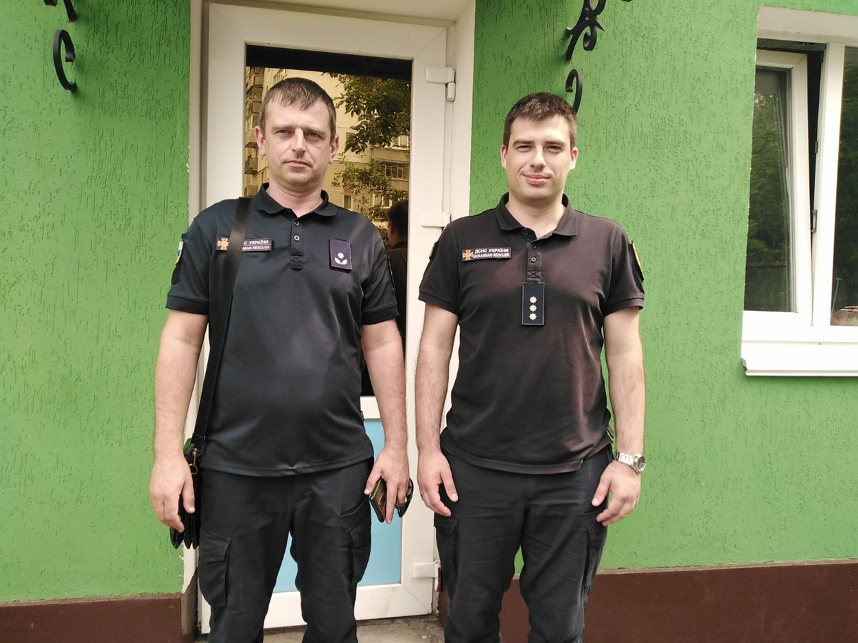 Начальник пожежно-рятувальної частини Євгеній Кулинич та Іван Шульга, провідний інспектор відділу організації профілактичної роботи