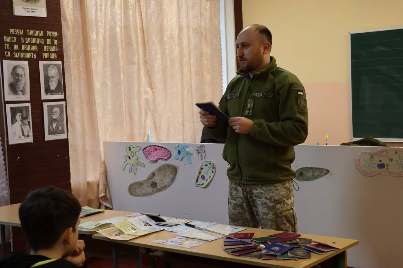У Фастові юні джури пройшли військово-патріотичні майстер-класи 
