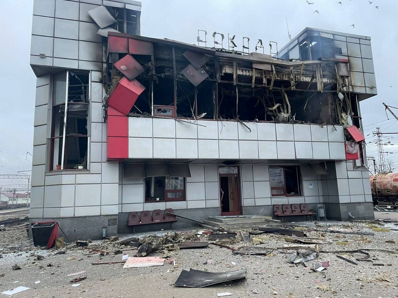 Через нічну атаку на Фастів змінено графік приміських та далеких поїздів