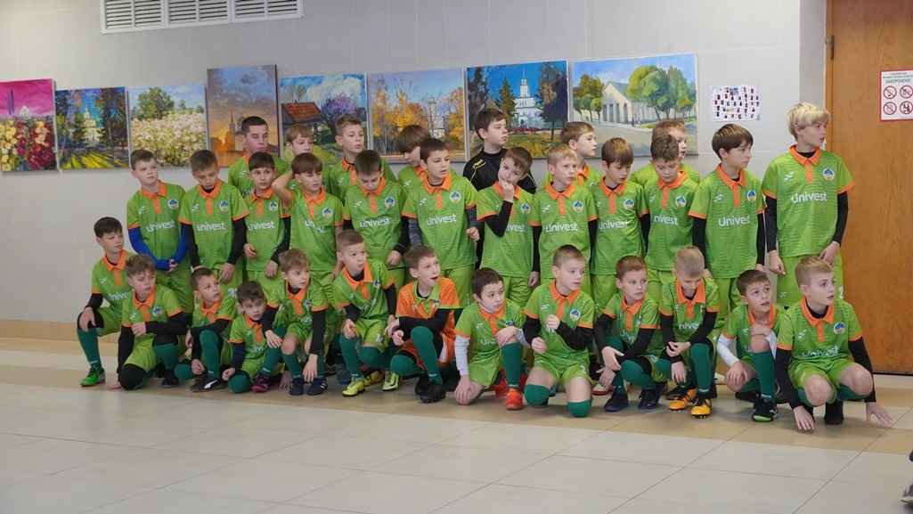 Соціально відповідальний бізнес: компанія Univest передала форму юним спортсменам Фастова