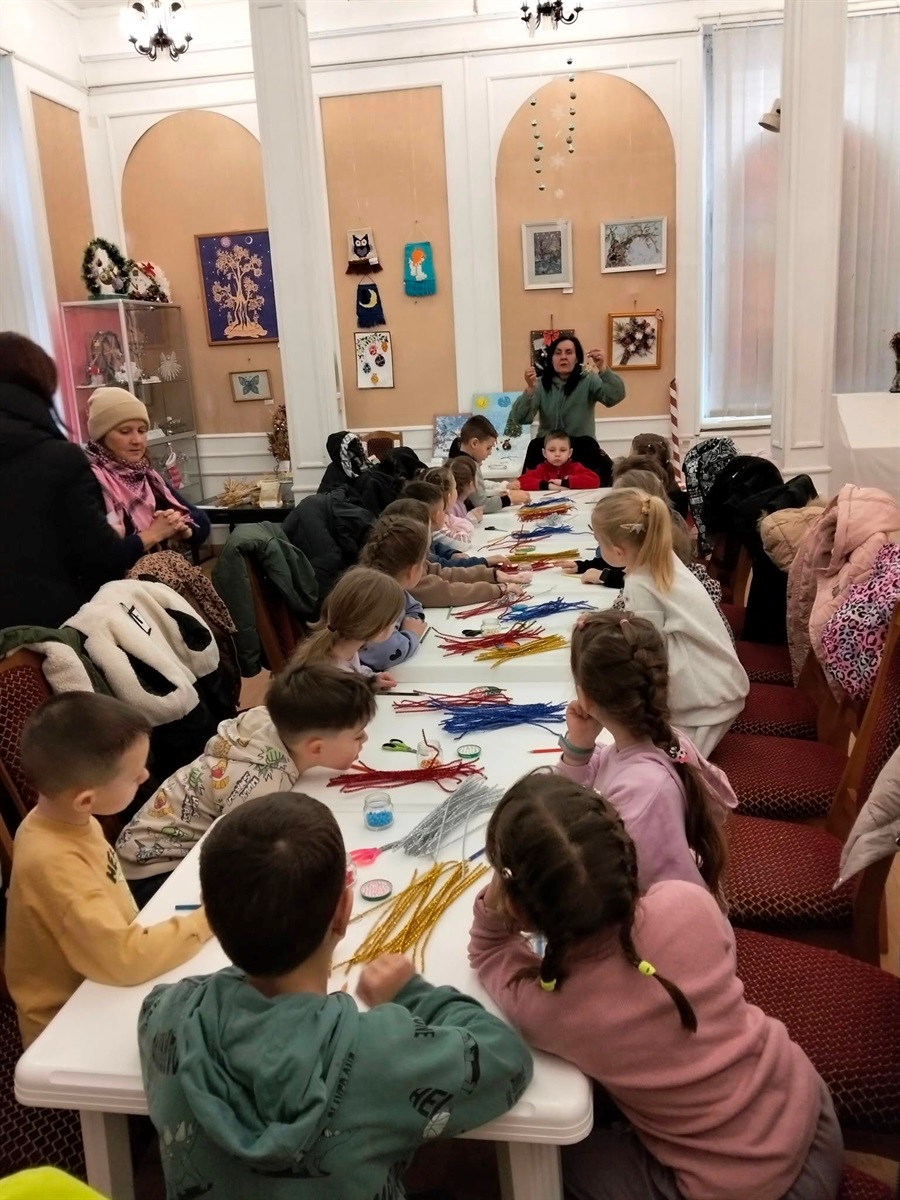 Різдвяна магія своїми руками: у музеї провели майстер-клас для маленьких фастівчан