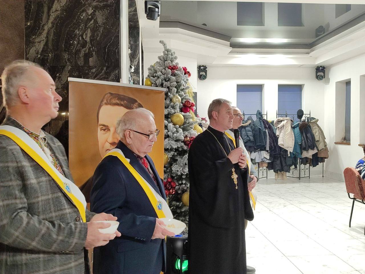 У Фастові провели Різдвяну вечерю пам’яті та вдячності для родин полеглих Героїв