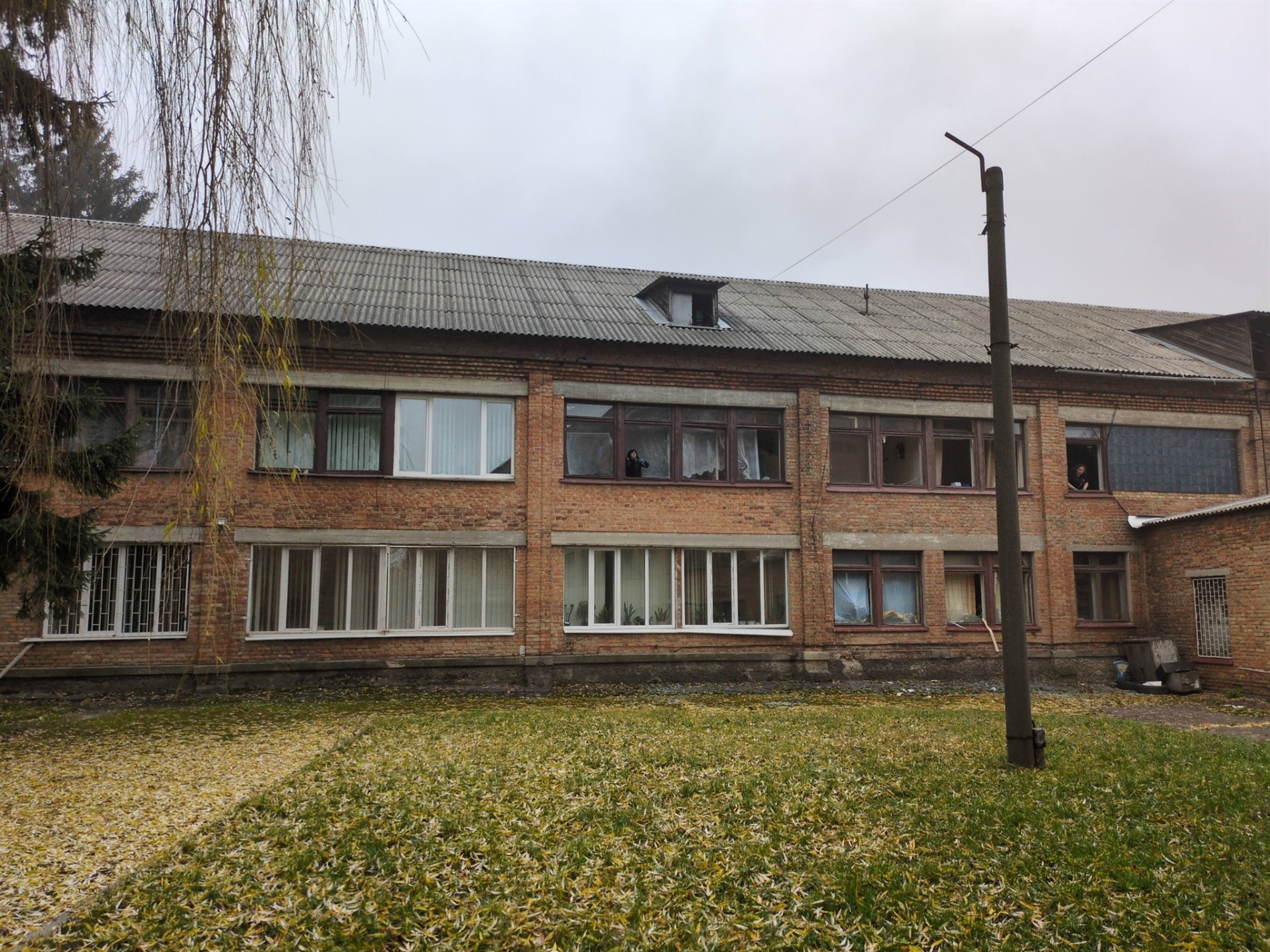 У Фастівській «первинці» відновили пошкоджені вікна після дронової атаки