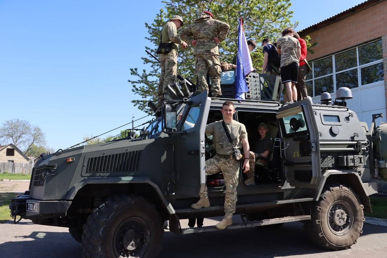 У Фастові школярі проходили вишкіл із національного спротиву «Народжені перемагати»